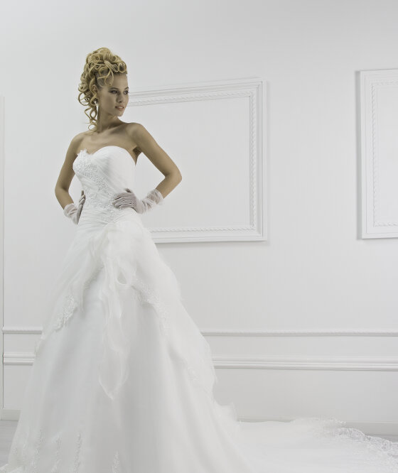 L 313 Abito da sposa in